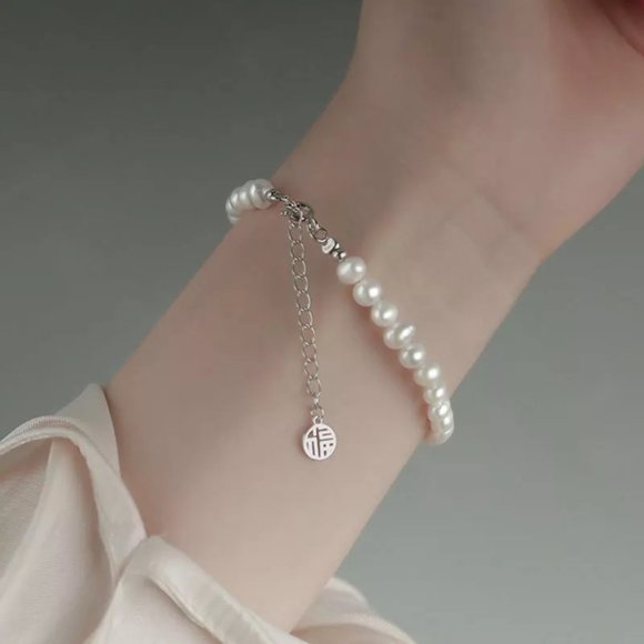 Elegant Freshwater Baroque S925 Bracelet - Picture 4 of 8